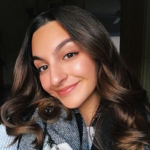 Meet your Posher, Adriana